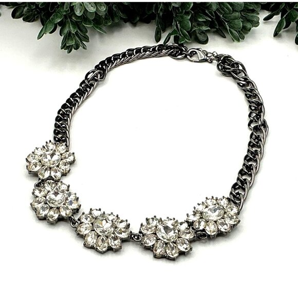 Statement Necklace With Crystal Floral Design & Gunmetal Chain By Coldwater Cree - Picture 1 of 5
